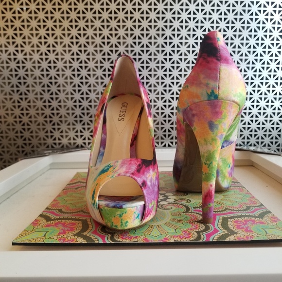 shoes - Picture 2 of 3